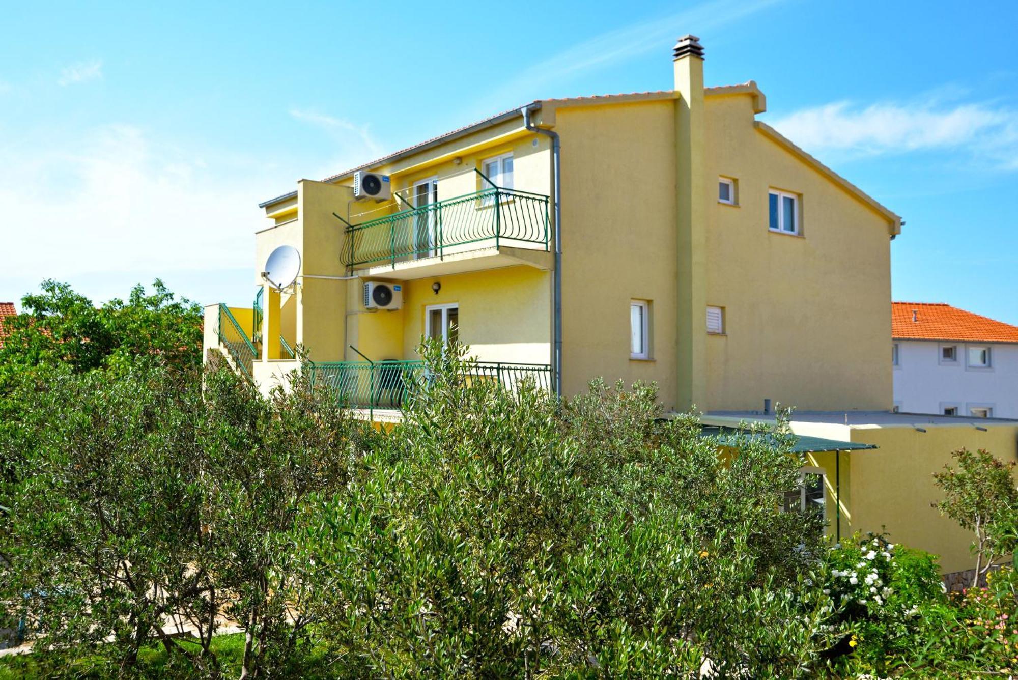 Apartments Goranka 2 Murter Bagian luar foto